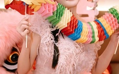 扒开双腿被两个男人玩弄漫画